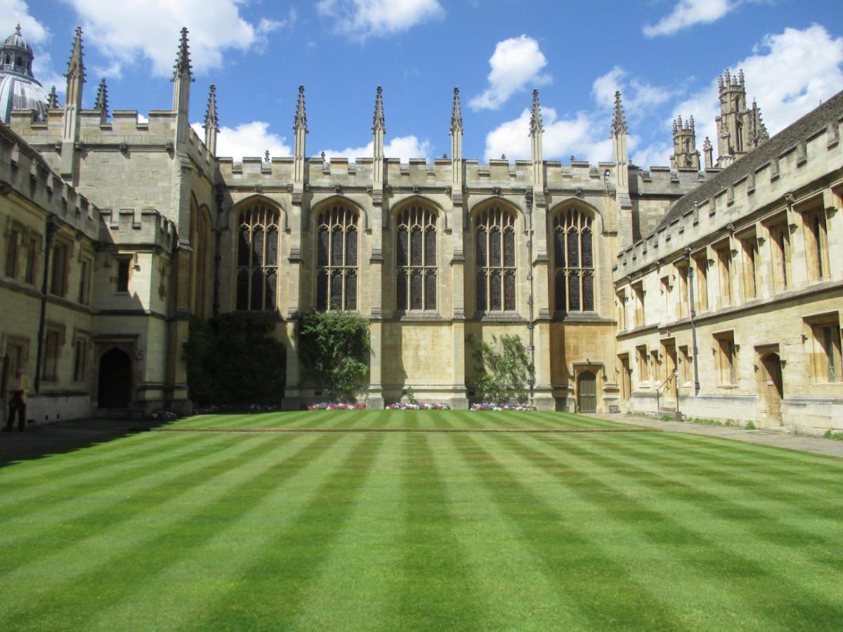 An Entire 2Beds, 2Bathrooms, Free Wifi, Free Parking, Risinghurst, Oxford Bagian luar foto
